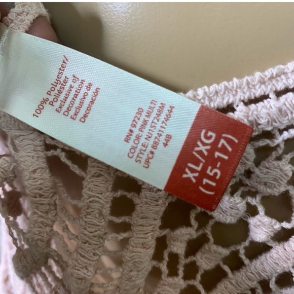 Pink Floral Cold Shoulder Top Crochet Back- M - Picture 8 of 9